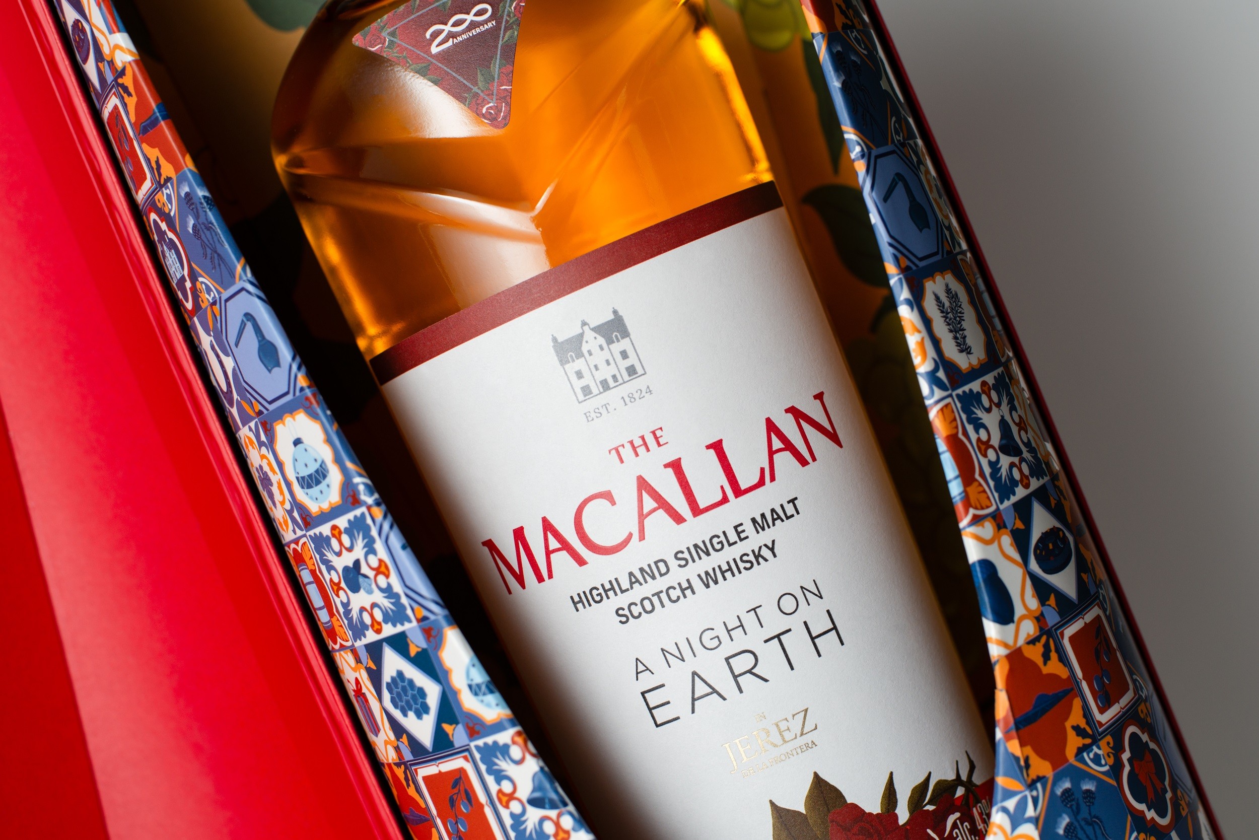 The Macallan отбелязва своята 200-годишнина с лимитирана серия уиски, вдъхновена от празничния дух на Испания
