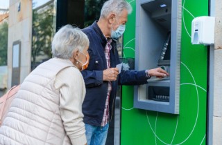 Плащането им трябва да започне от вторник, а няма да има приет удължителен закон