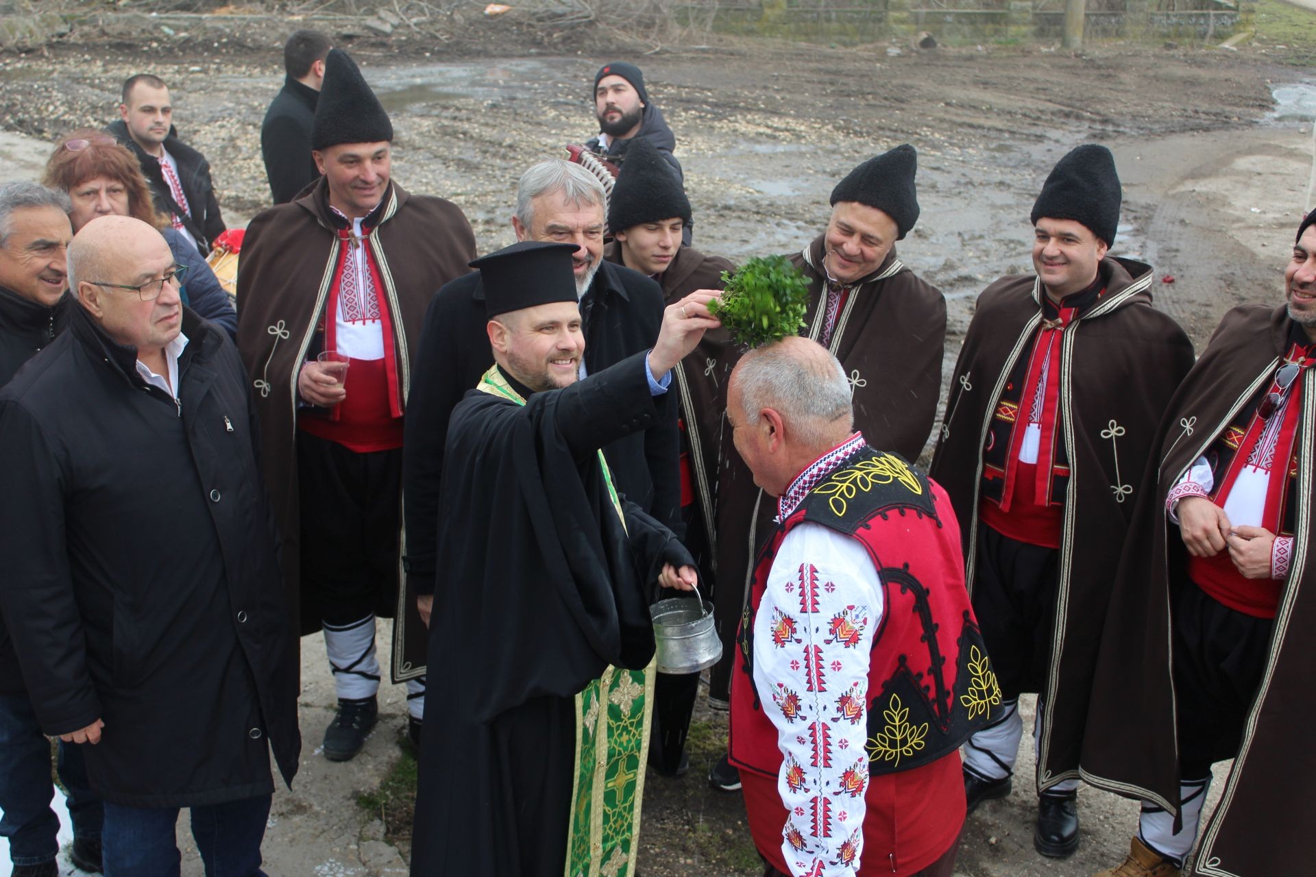 Ден след Бабинден единствено от цяла България в Черешово празнуваха и Дядовден 
